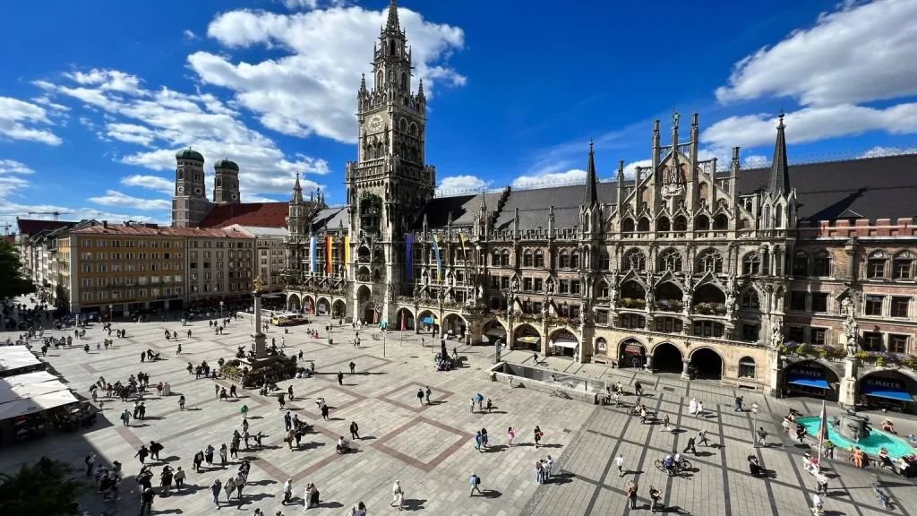 Datenrettung in München für Münchner. Kommen Sie nach kurzer Terminvereinbarung mit dem defekten Datenträger vorbei und wir beraten sie kompetent. Wir retten Daten für München