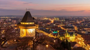 Hier ist das Bild von Graz mit dem Overlay-Text ‚Datenrettung Graz‘, der für Datenrettungsdienste in der wunderschönen Stadt Graz, Österreich, steht.